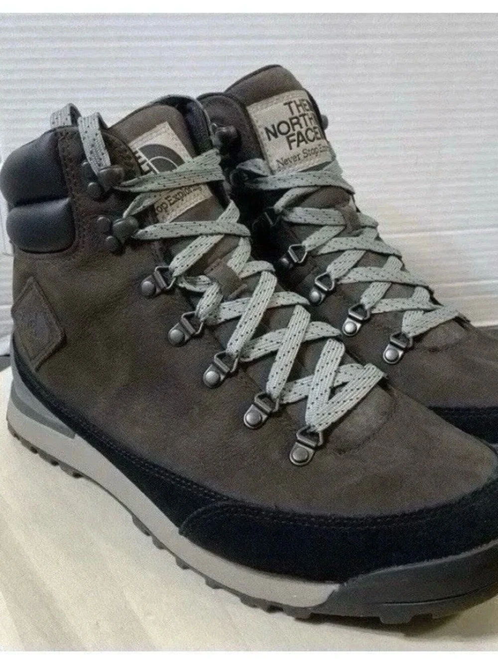 The North Face Back To Berkeley IV Waterproof Hiking Boots Snow Winter 10 NWT!